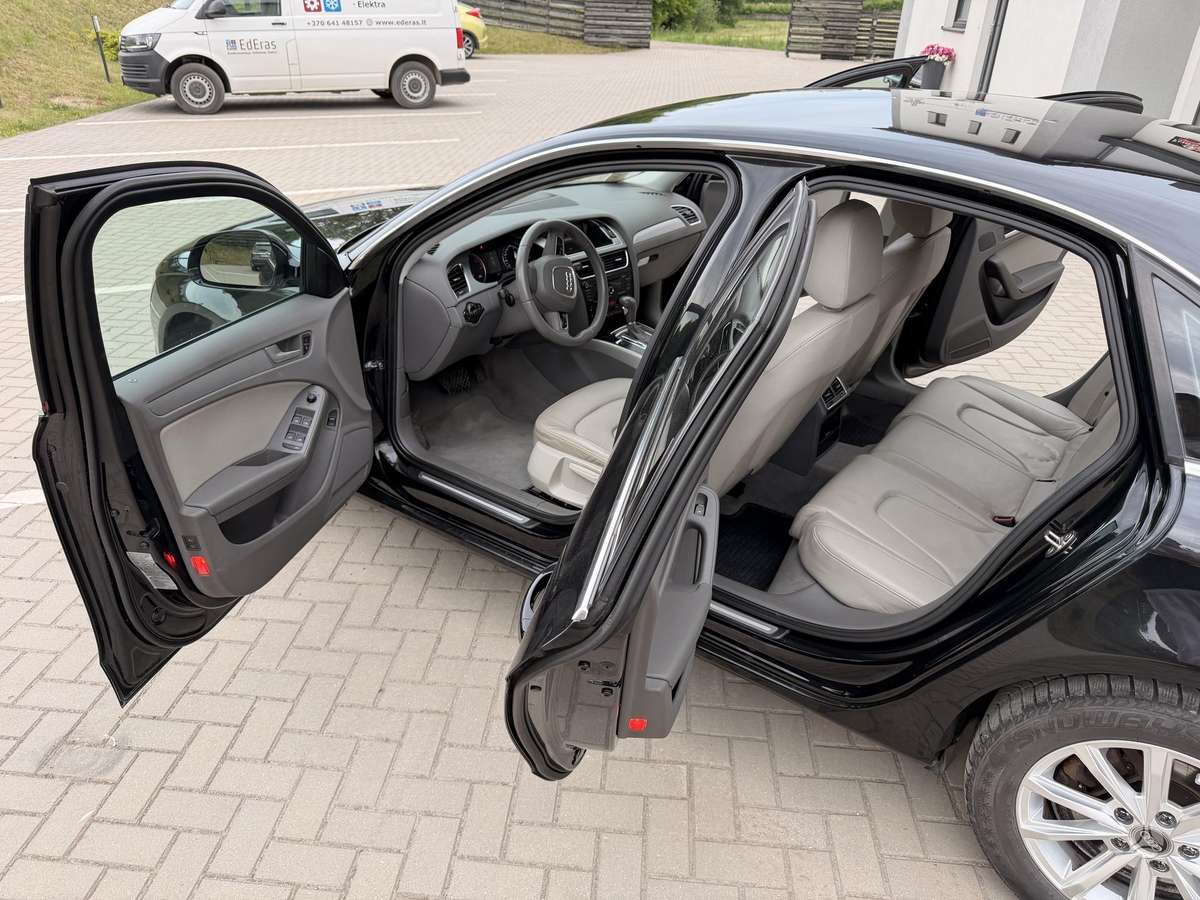 Audi A4, 2.7 l., Седан