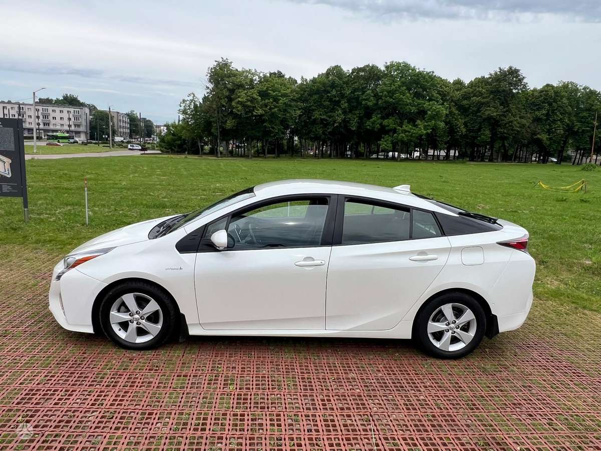 Toyota Prius - 3