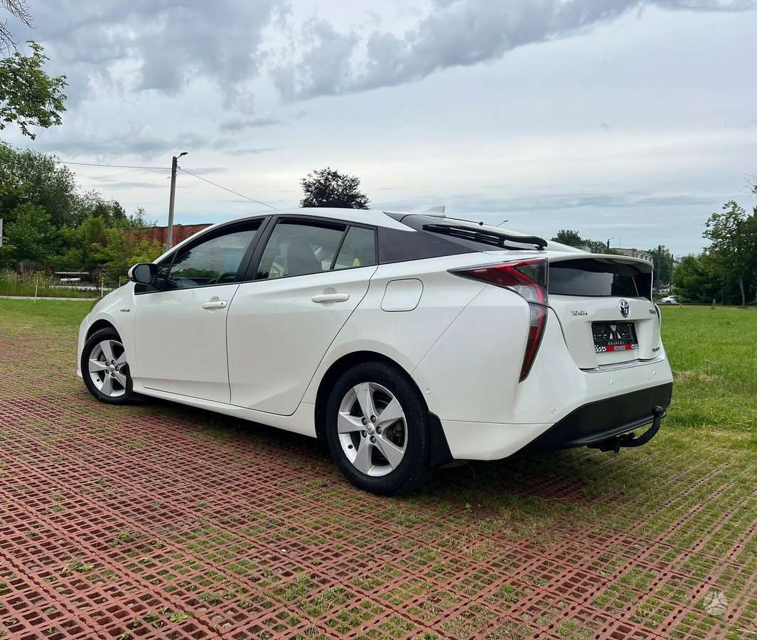 Toyota Prius - 8