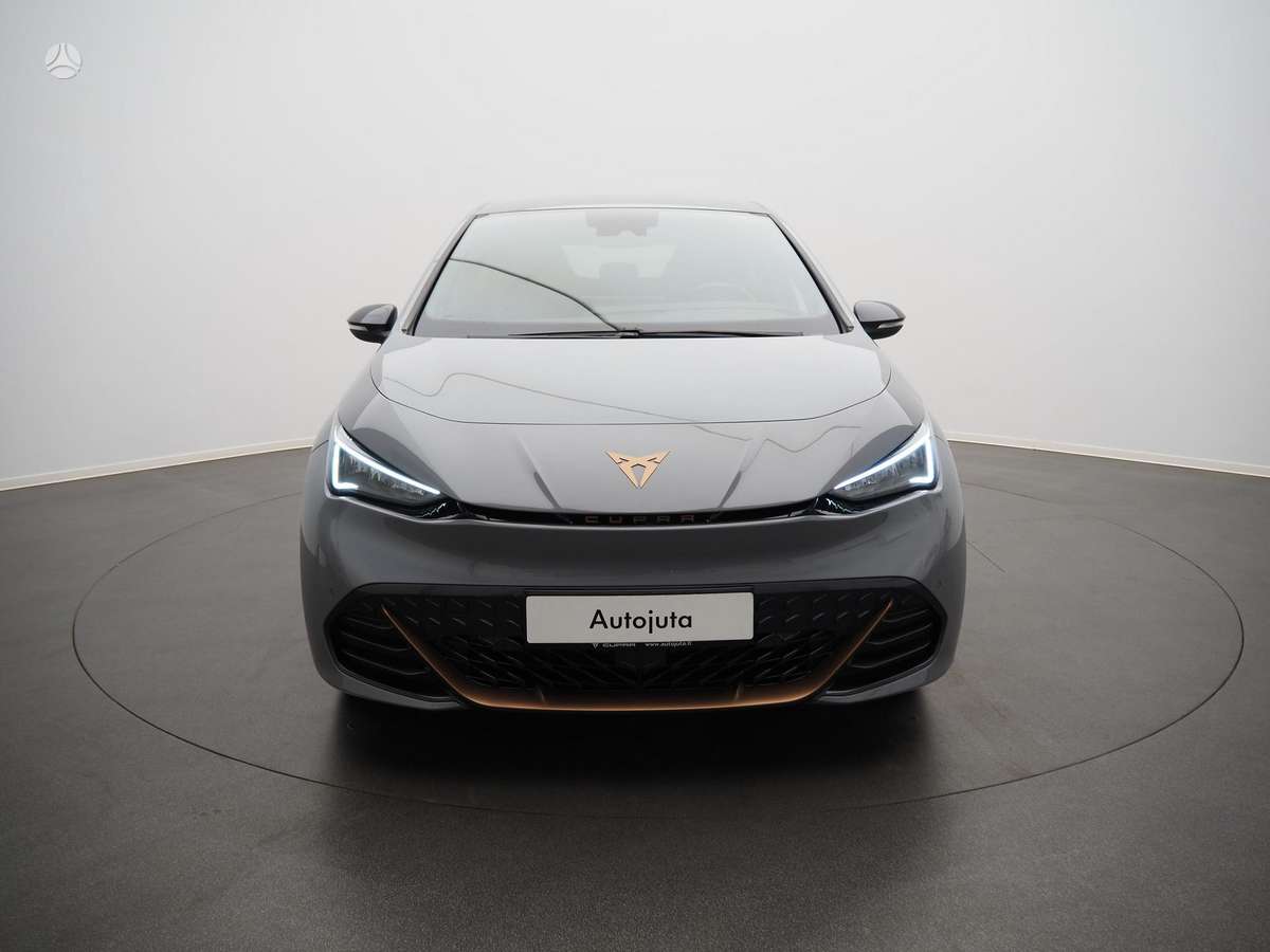 Cupra Born, hatchback