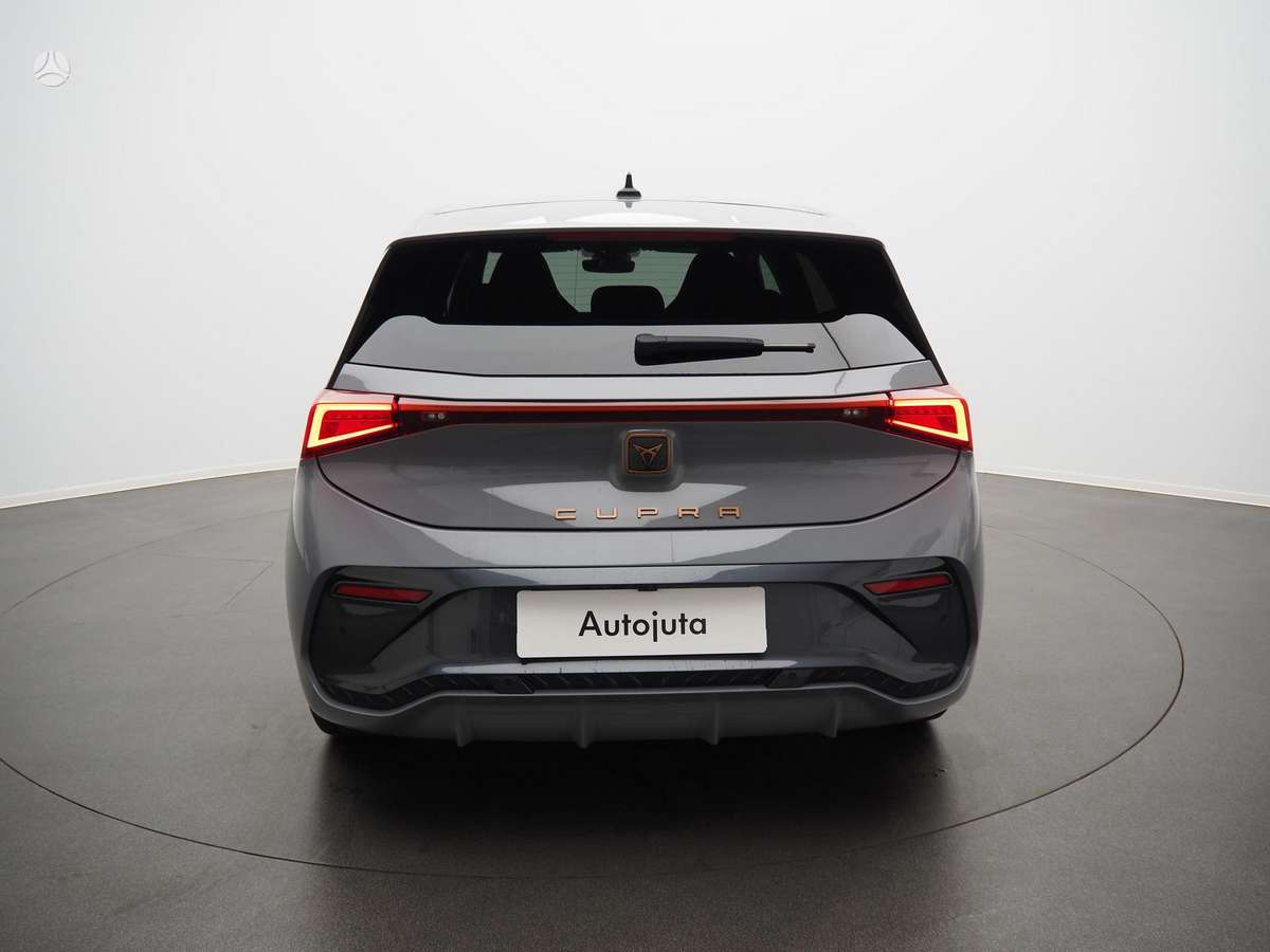 Cupra Born, hatchback