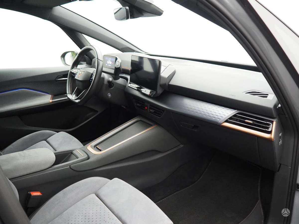 Cupra Born, hatchback