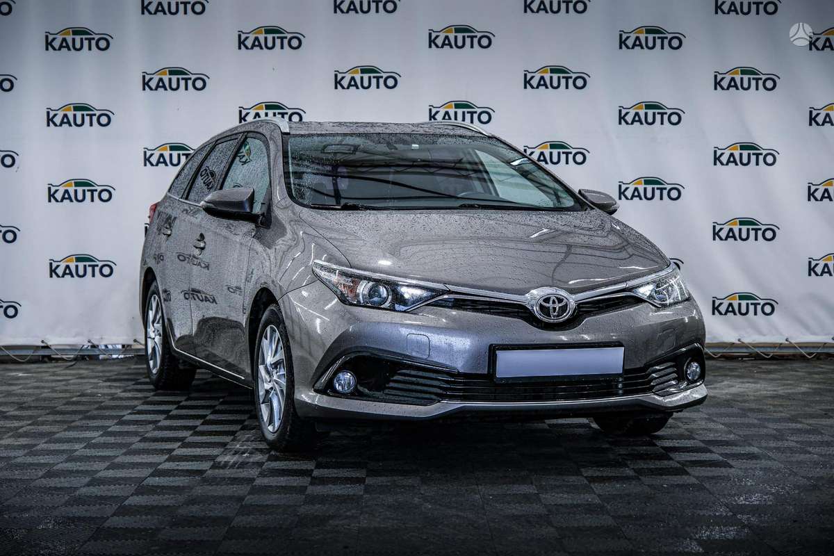 Toyota Auris, 1.6 l., Универсал