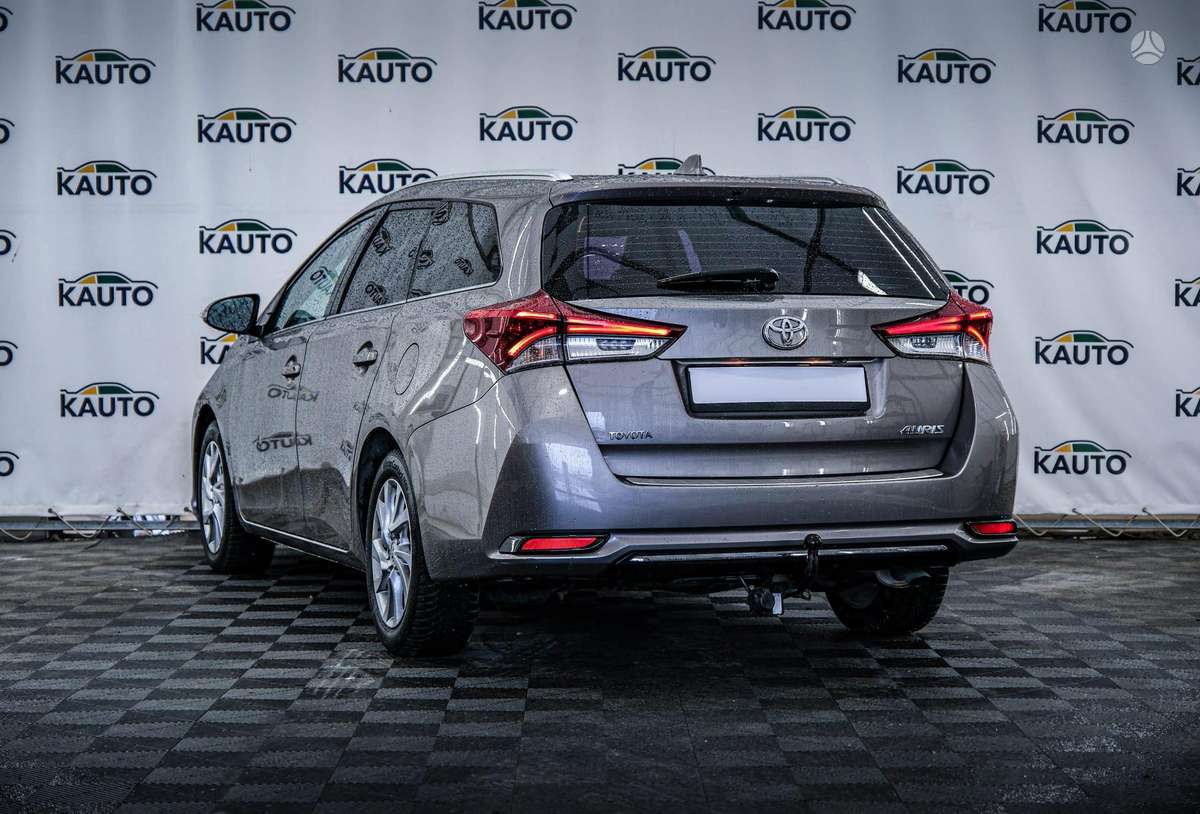 Toyota Auris, 1.6 l., Универсал