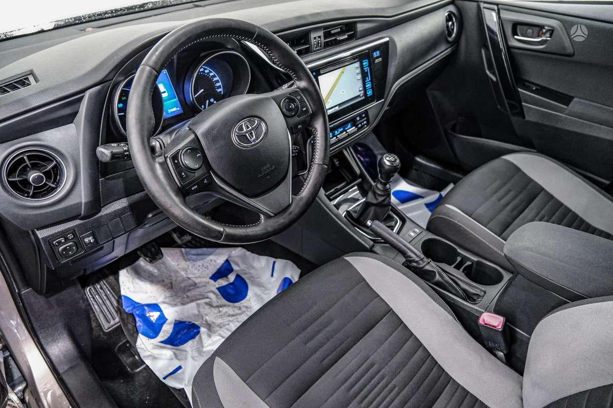 Toyota Auris, 1.6 l., Универсал