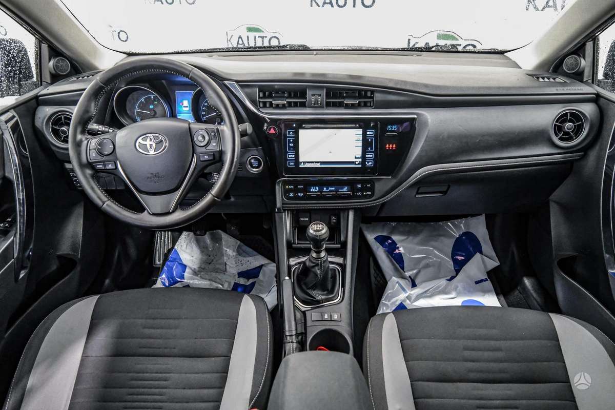 Toyota Auris, 1.6 l., Универсал