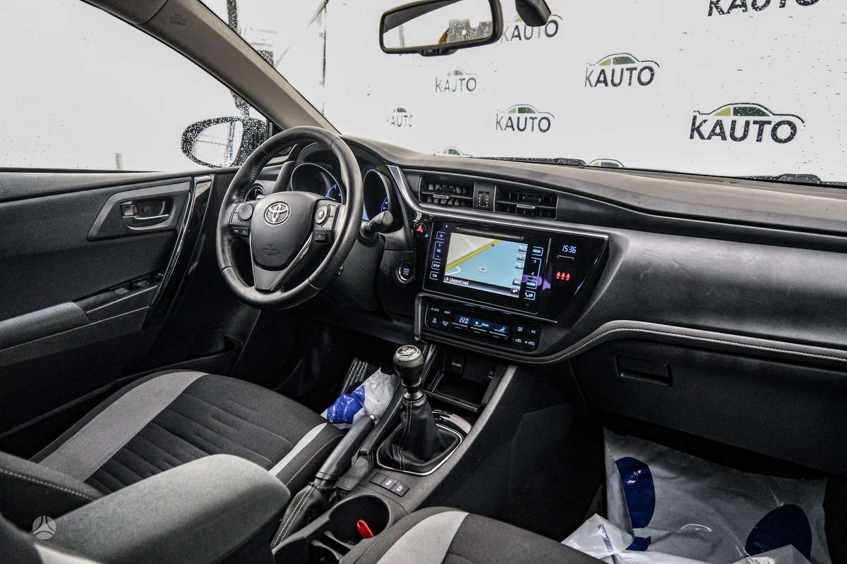 Toyota Auris, 1.6 l., Универсал