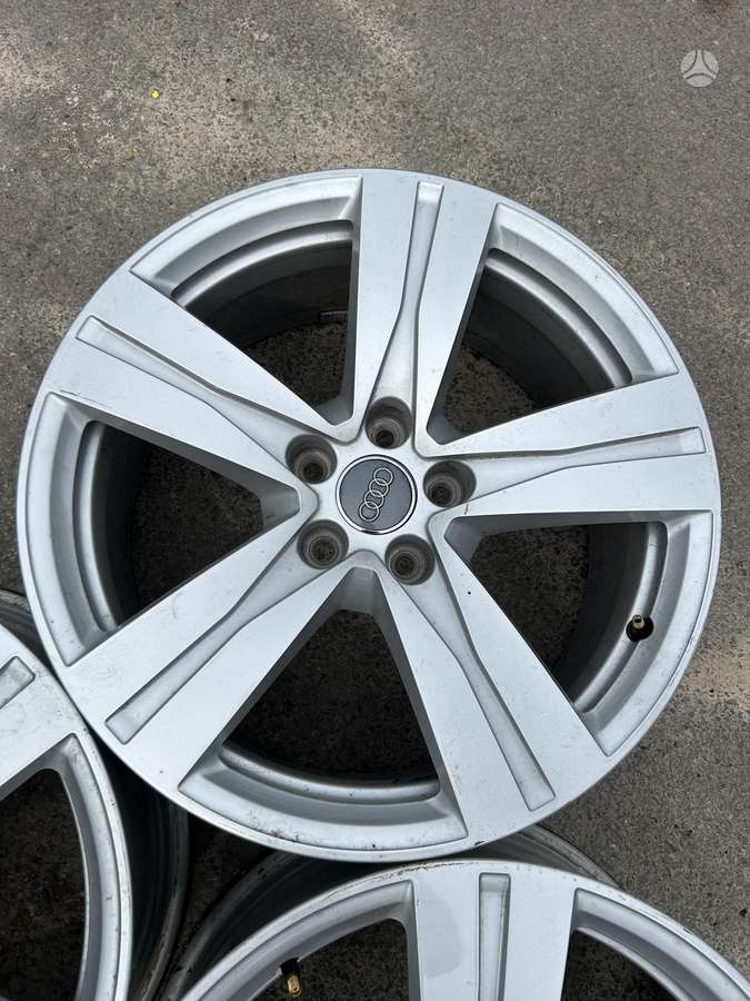 Audi, light alloy, R18