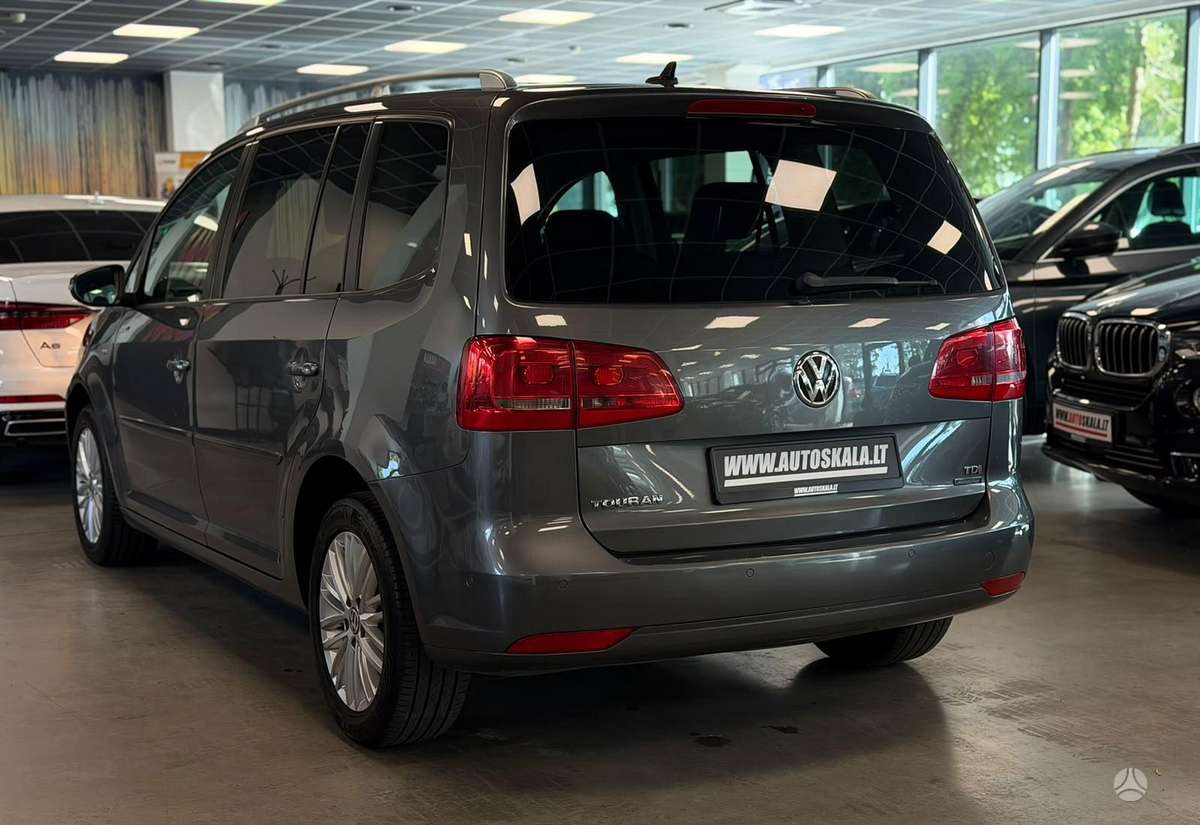 Volkswagen Touran - 4