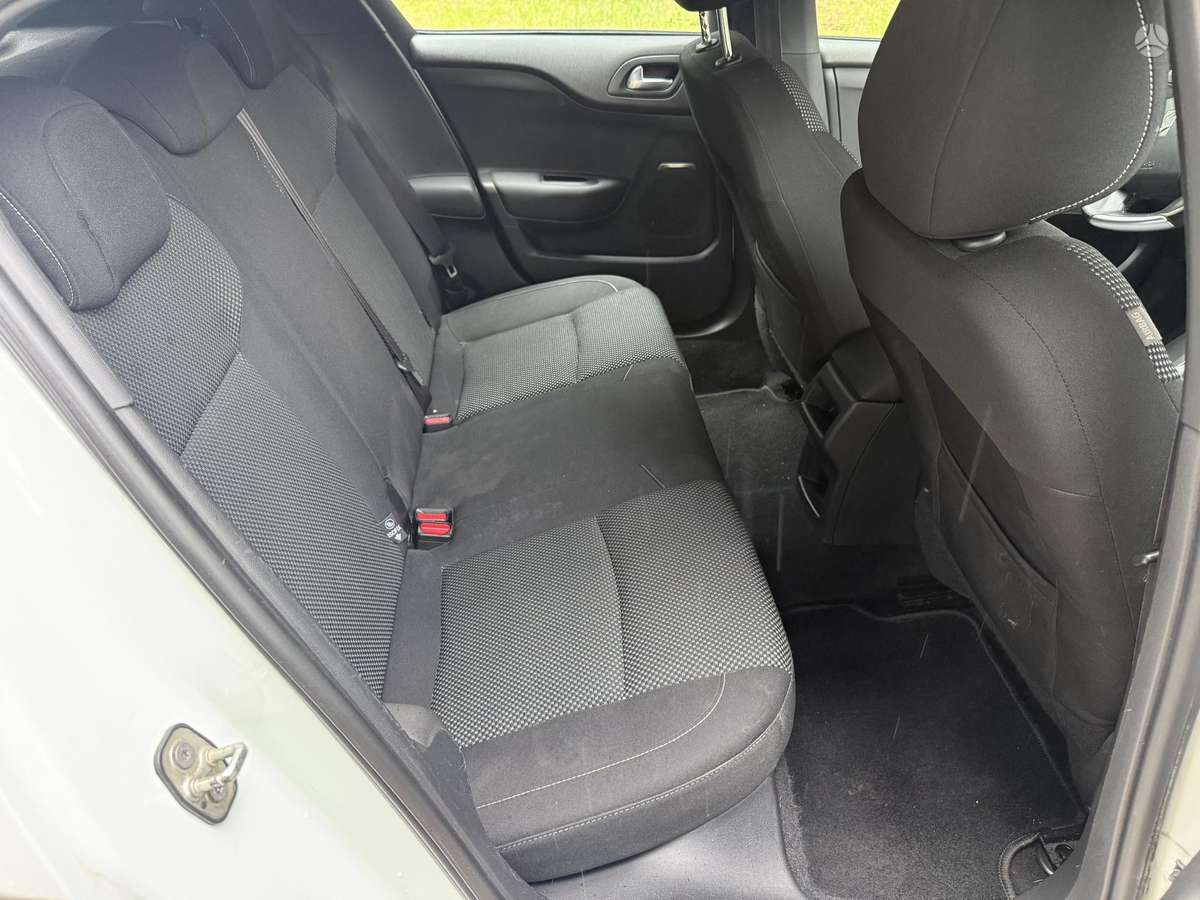 Citroen DS4, 1.6 l., hatchback