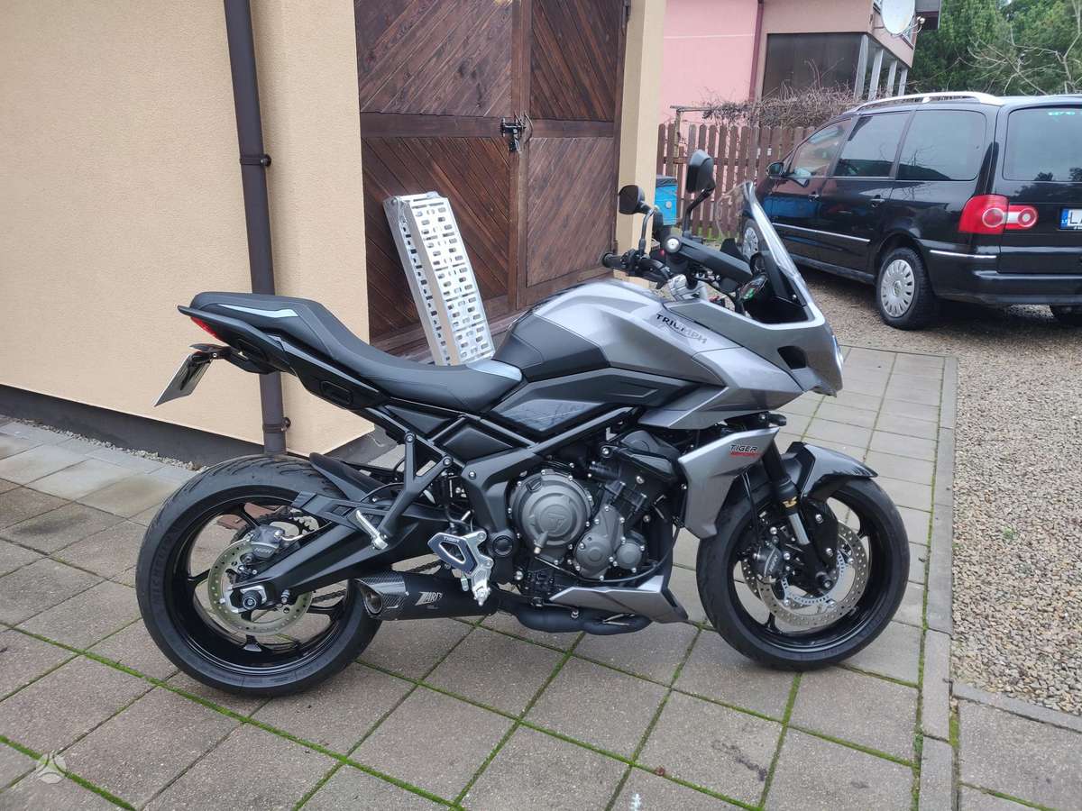 Triumph Tiger 660cc, touring / sport touring