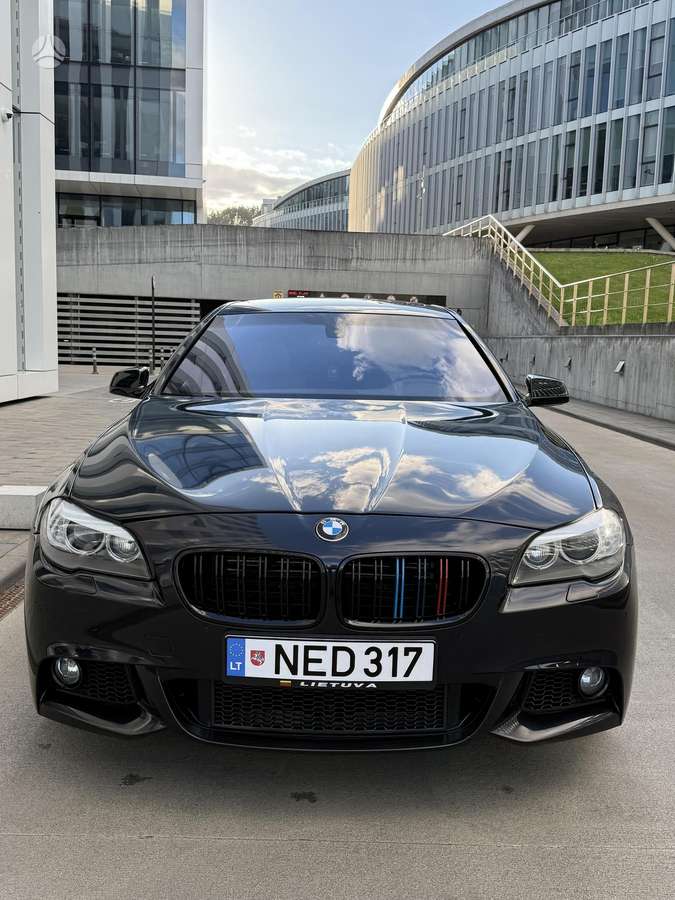 BMW 550, 4.4 l., Седан