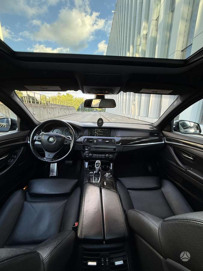 BMW 550, 4.4 l., Седан