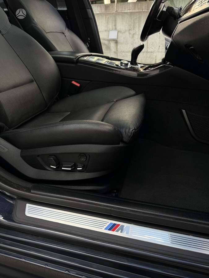 BMW 550, 4.4 l., Седан