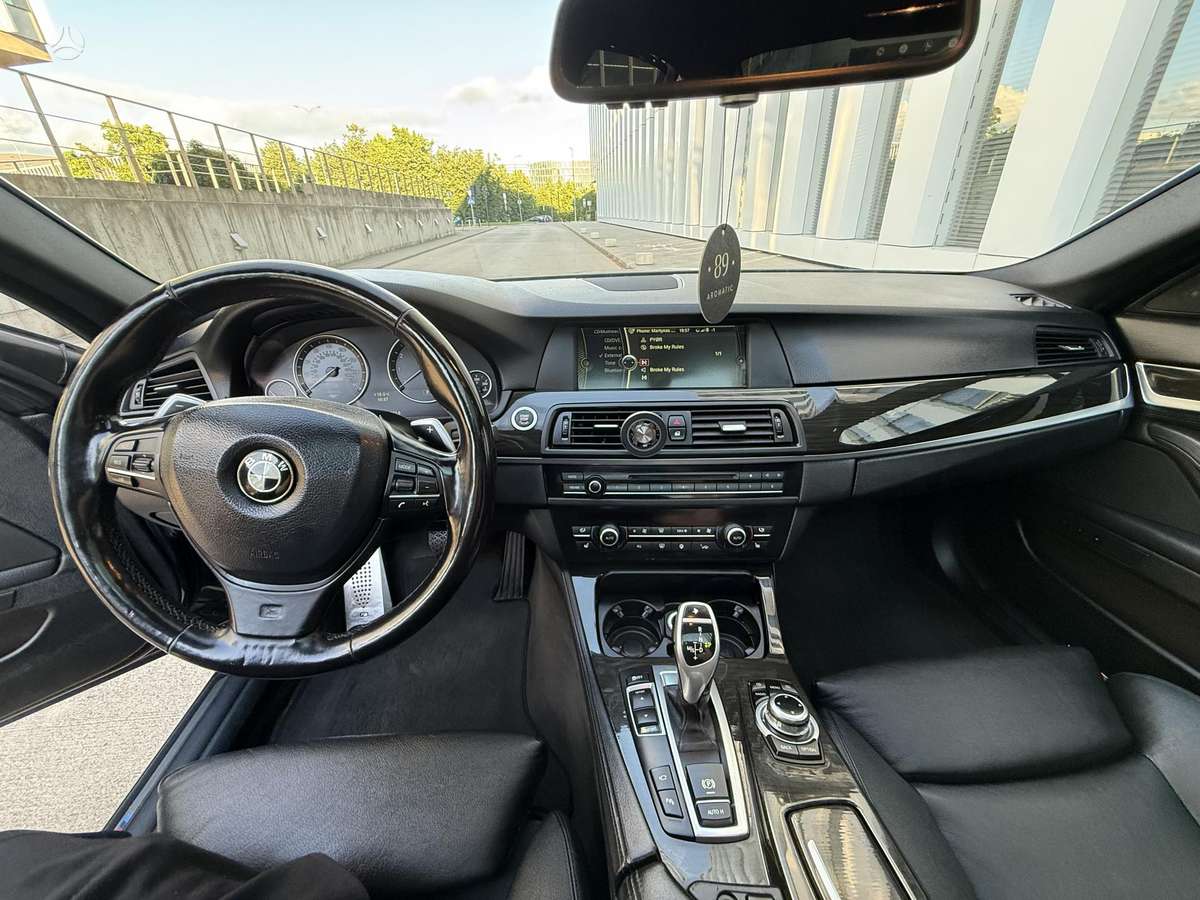 BMW 550, 4.4 l., Седан