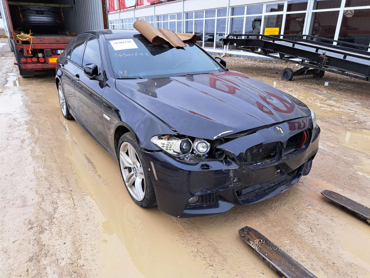 BMW 550, 4.4 l., Седан