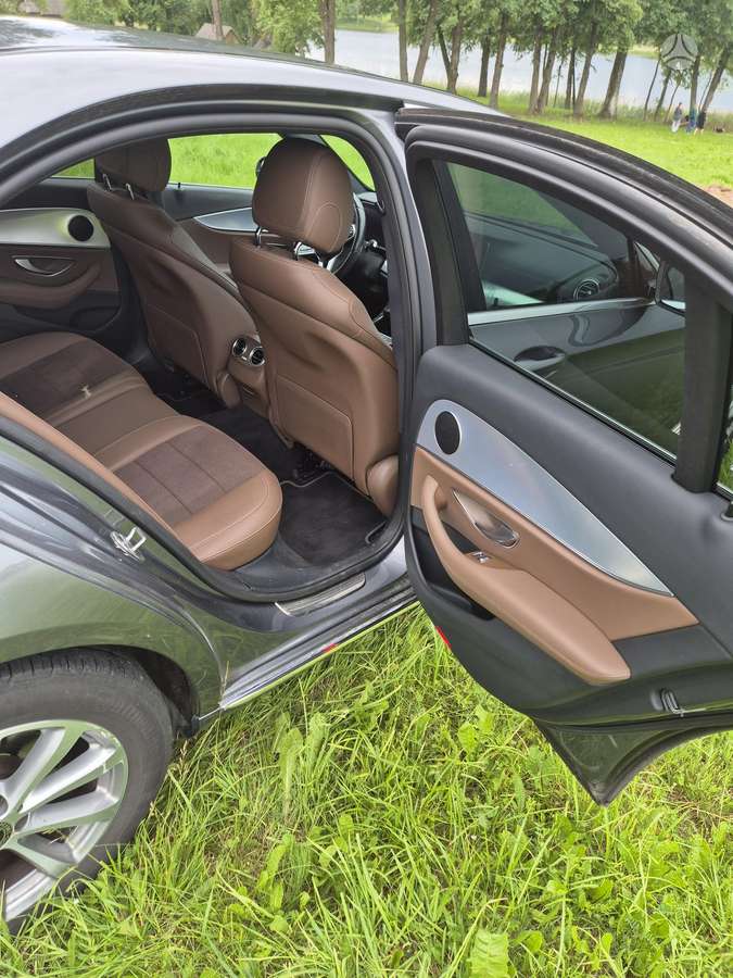 BMW 320, universalas