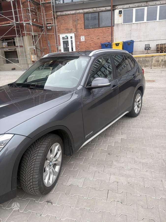 BMW X1, 2.0 l., off-road / crossover