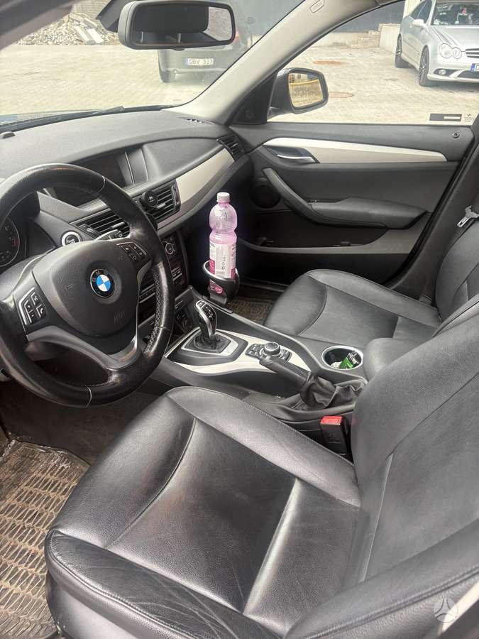 BMW X1, 2.0 l., off-road / crossover