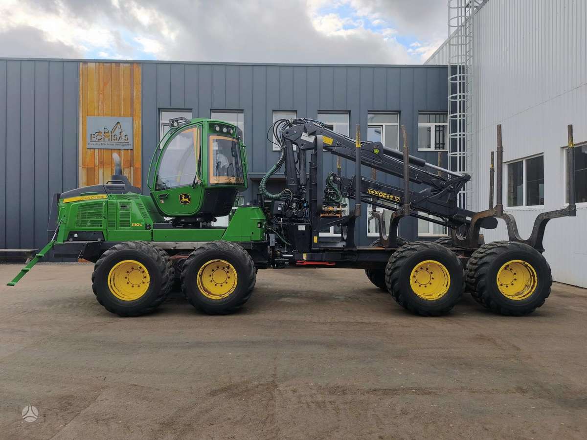 John Deere 1110G, forwarders