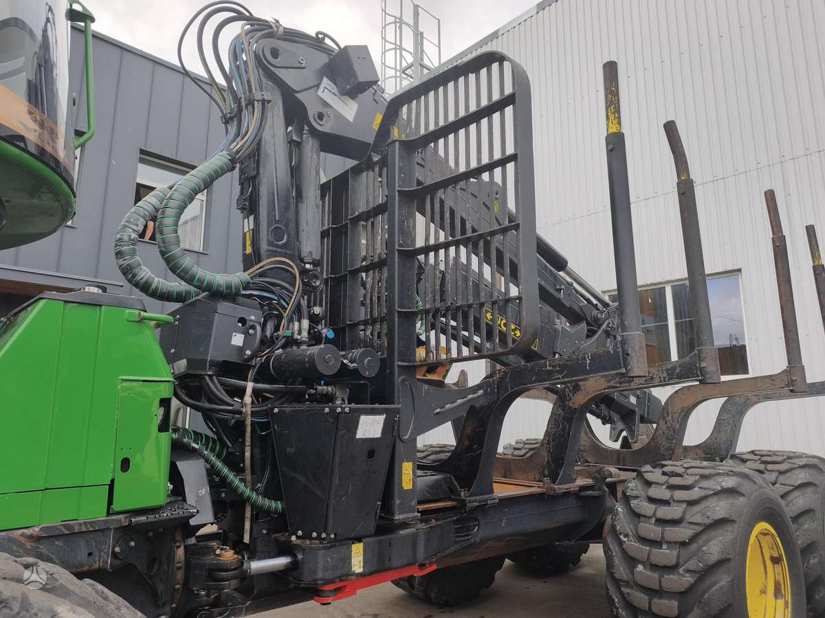 John Deere 1110G, forwarders
