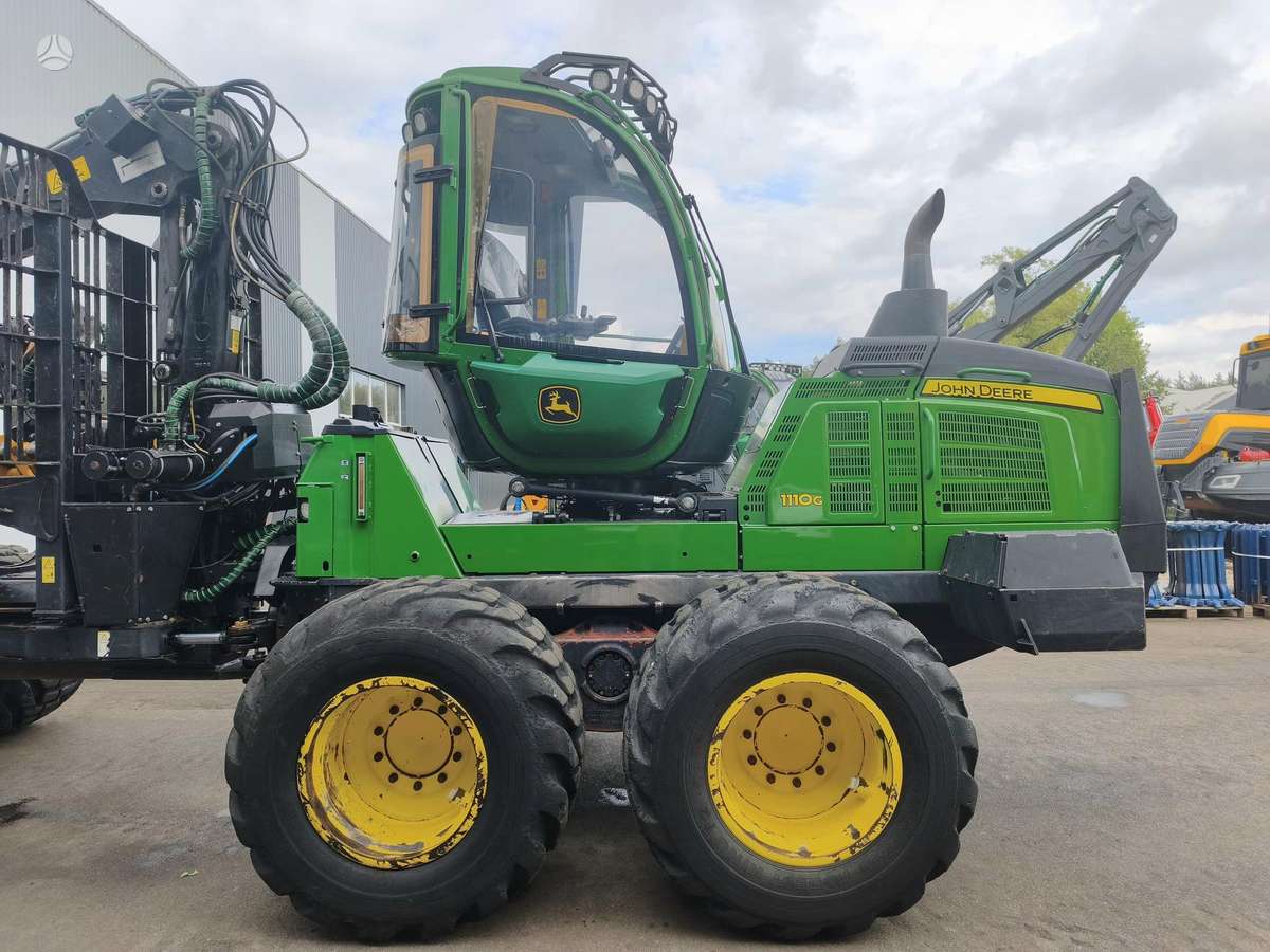 John Deere 1110G, форвардеры