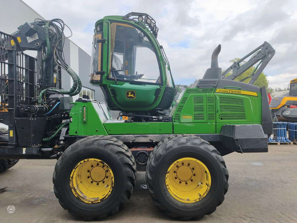 John Deere 1110G, forwarders