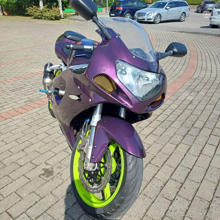 Suzuki GSX-R 750cc, superbikes
