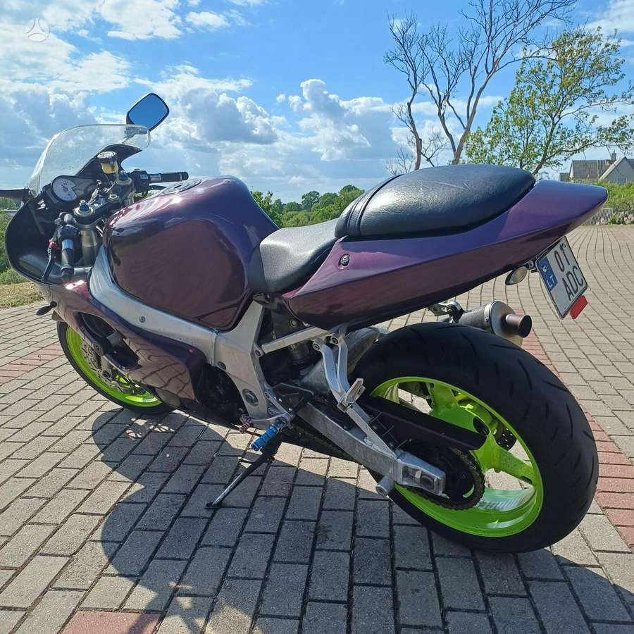 Suzuki GSX-R 750cc, superbikes