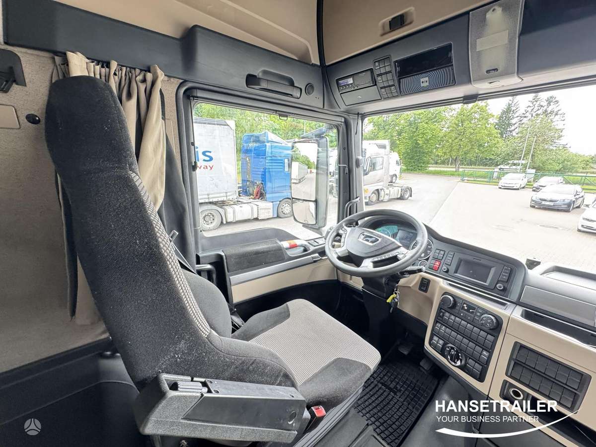 MAN TGX 18.460, 2 спальных места