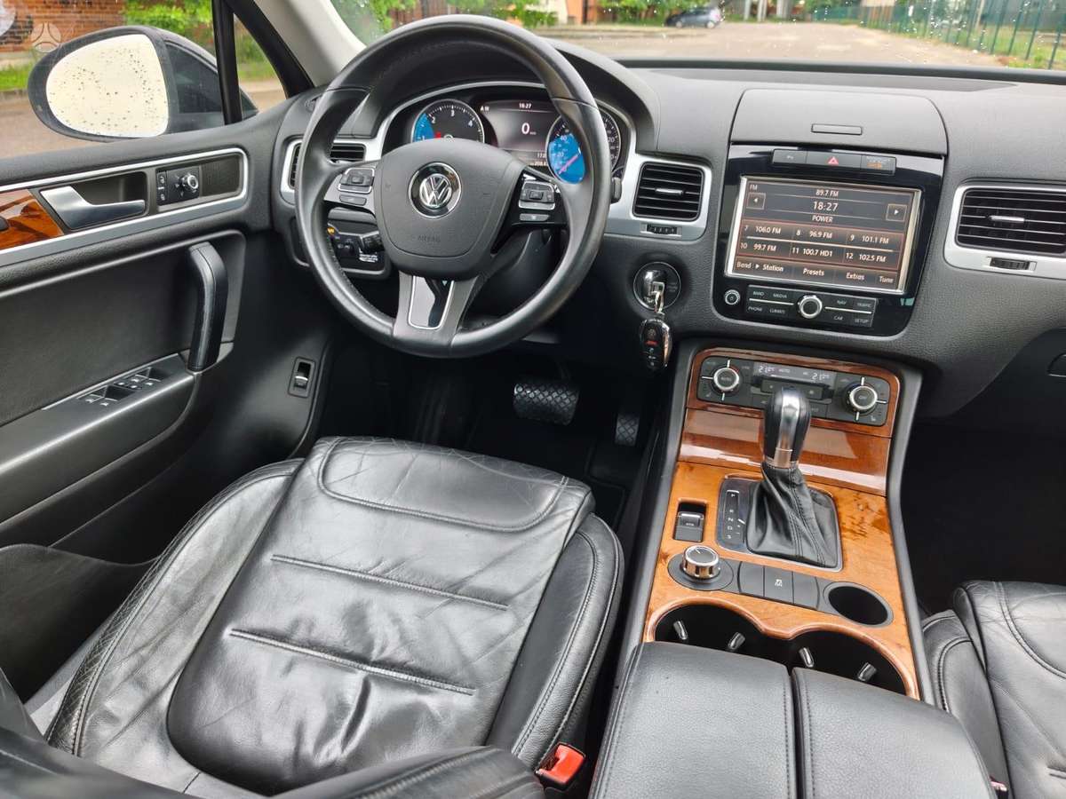 Volkswagen Touareg - 10