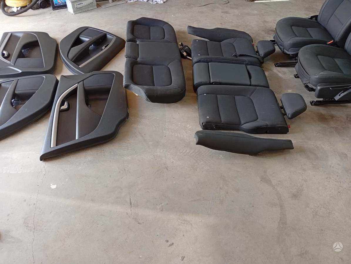 Volvo V70 seats