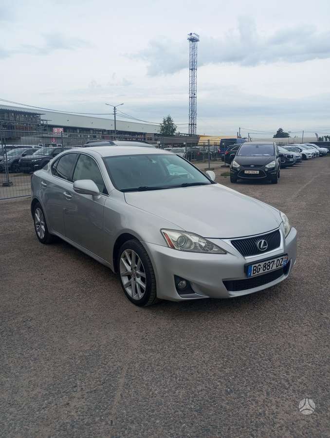 Lexus IS 200, 2.2 l., Седан