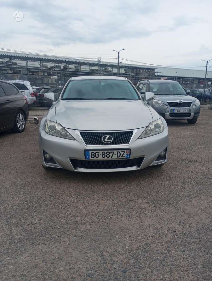 Lexus IS 200, 2.2 l., Седан