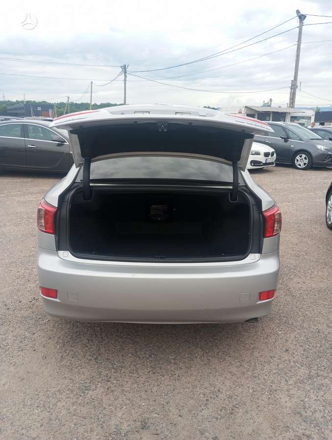 Lexus IS 200, 2.2 l., Седан
