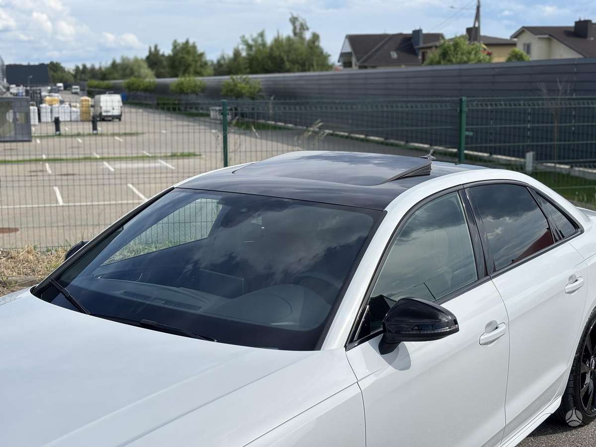 Audi A4, 2.0 l., Седан
