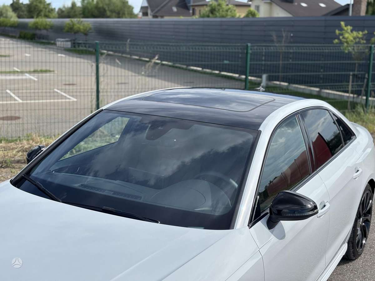 Audi A4, 2.0 l., Седан