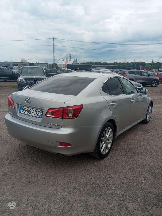 Lexus IS 200, 2.2 l., Седан