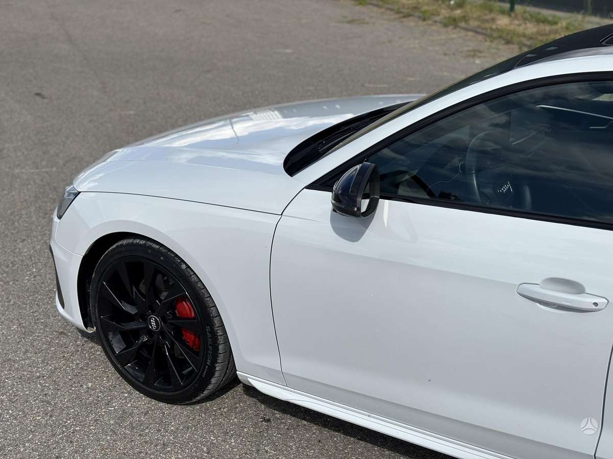 Audi A4, 2.0 l., Седан
