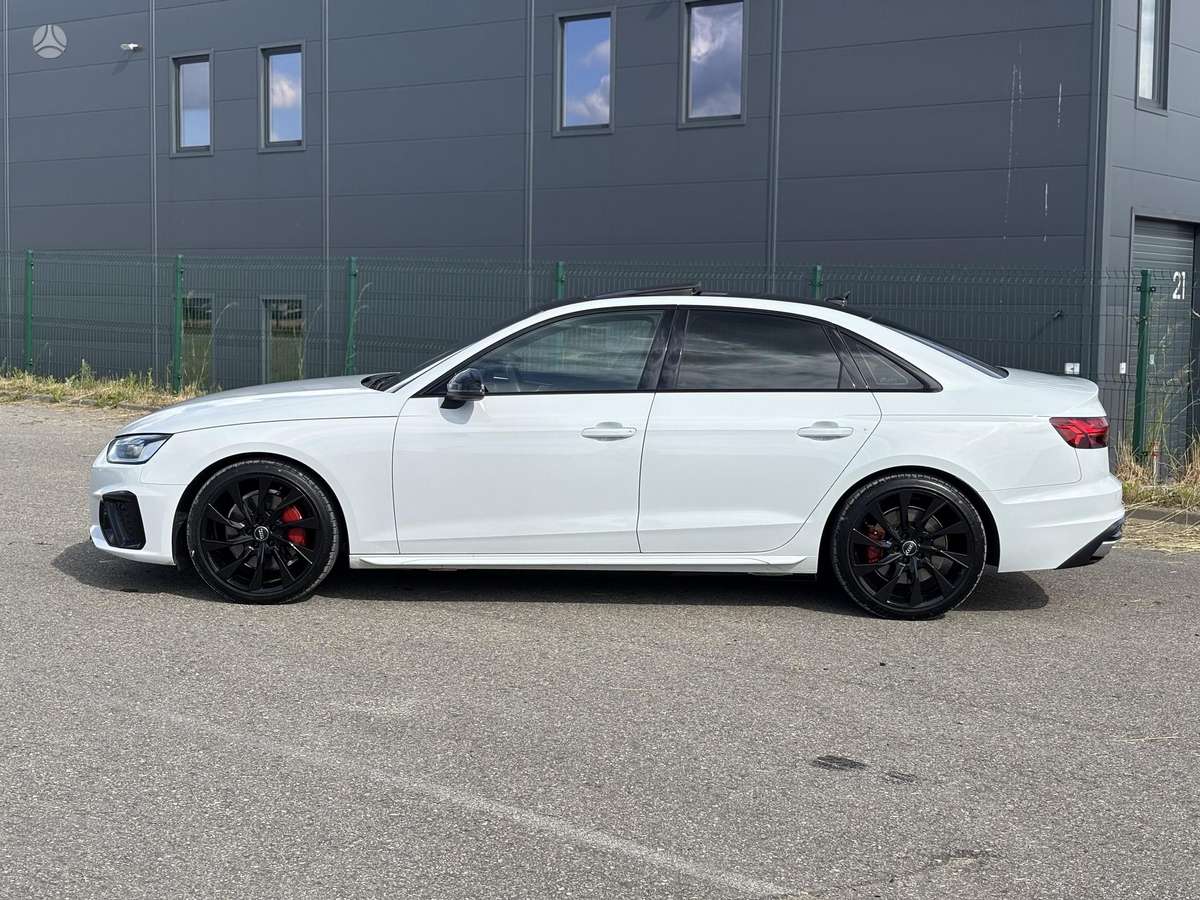 Audi A4, 2.0 l., Седан