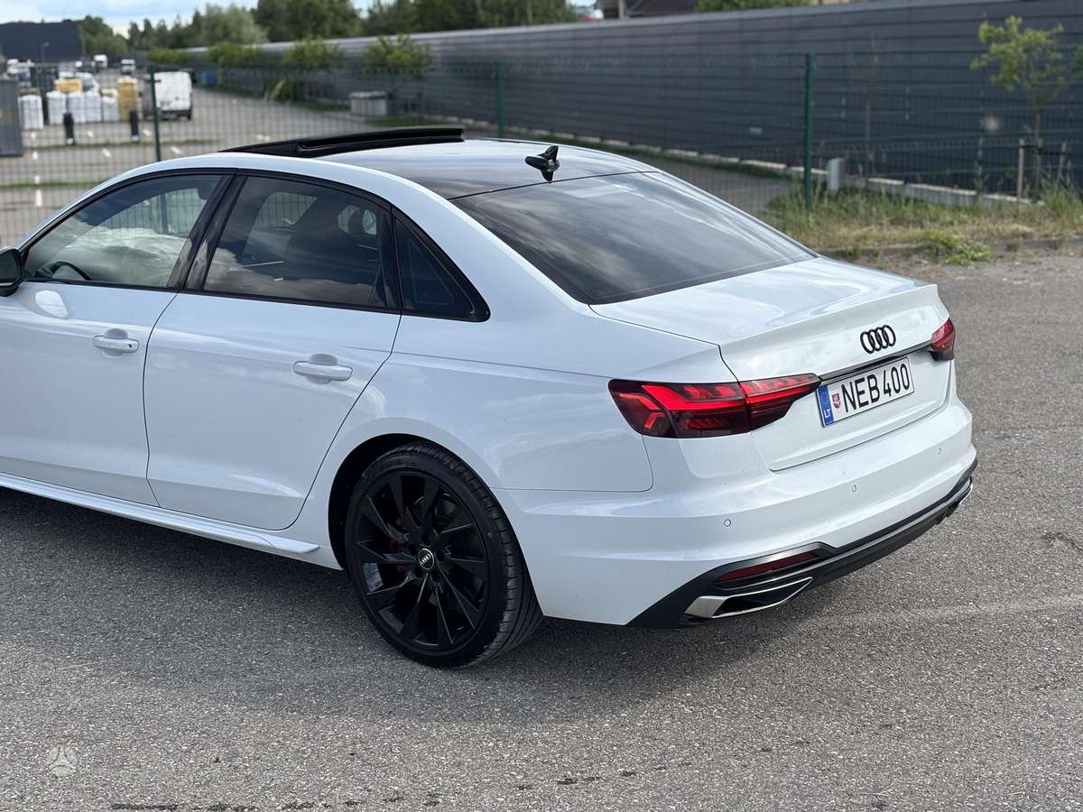 Audi A4, 2.0 l., Седан