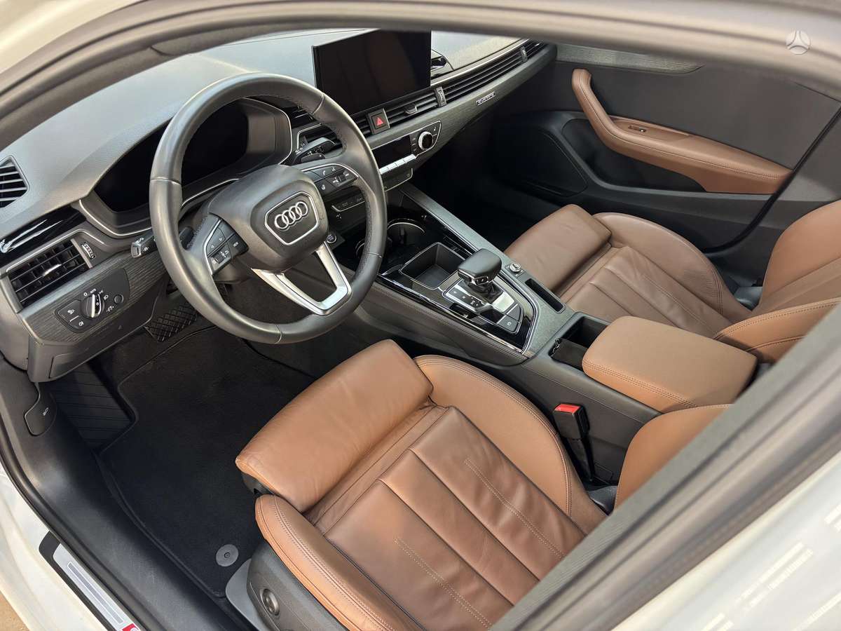 Audi A4, 2.0 l., Седан