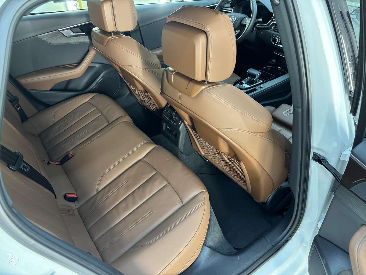 Audi A4, 2.0 l., Седан