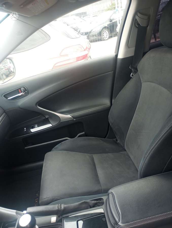 Lexus IS 200, 2.2 l., Седан