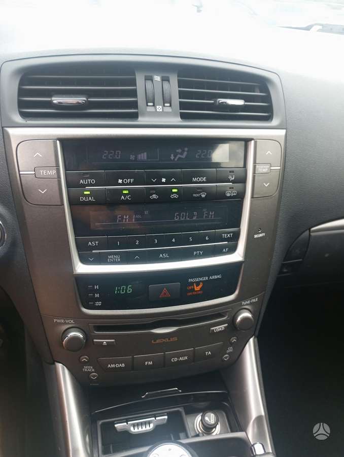 Lexus IS 200, 2.2 l., Седан