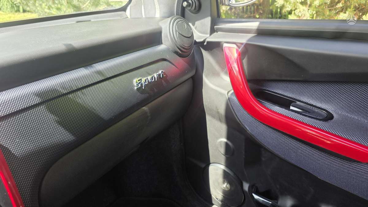 Ligier JS50, 0.5 l., hatchback
