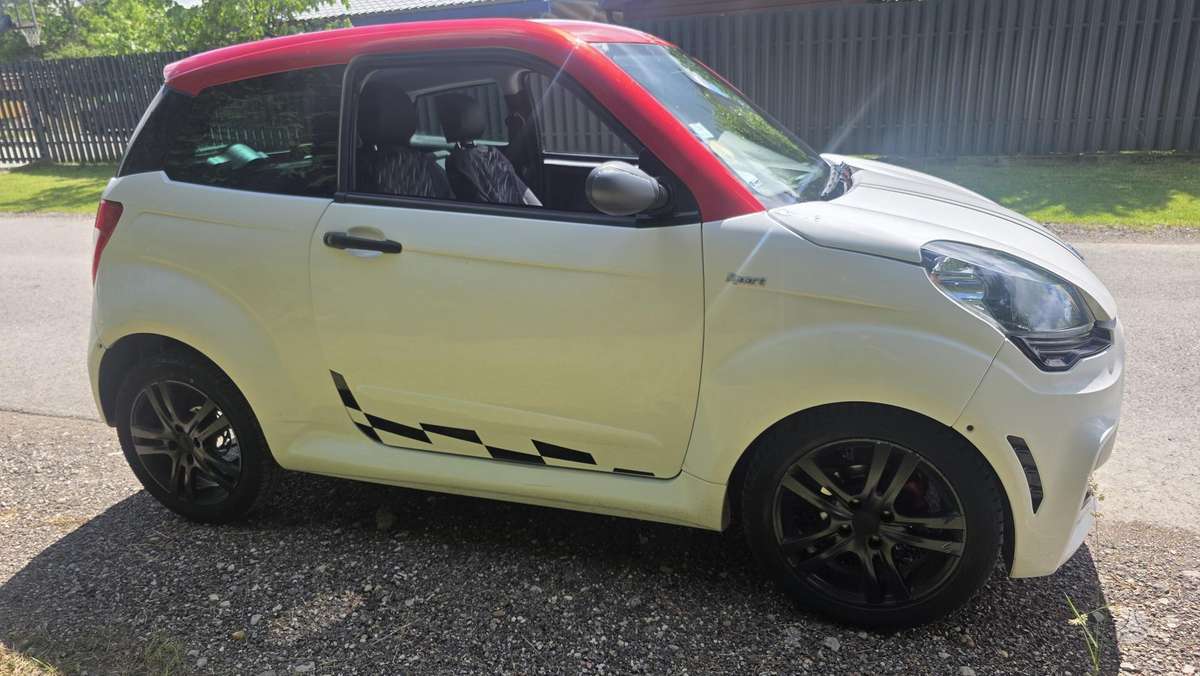 Ligier JS50, 0.5 l., hatchback