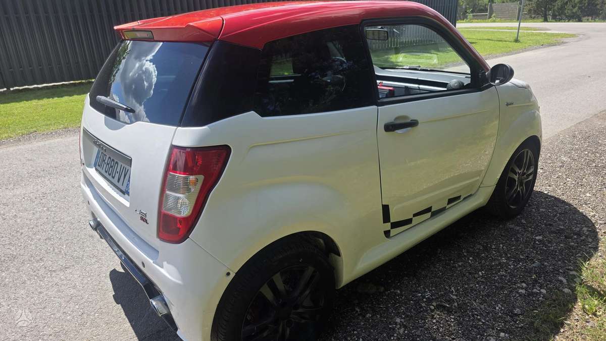 Ligier JS50, 0.5 l., hatchback