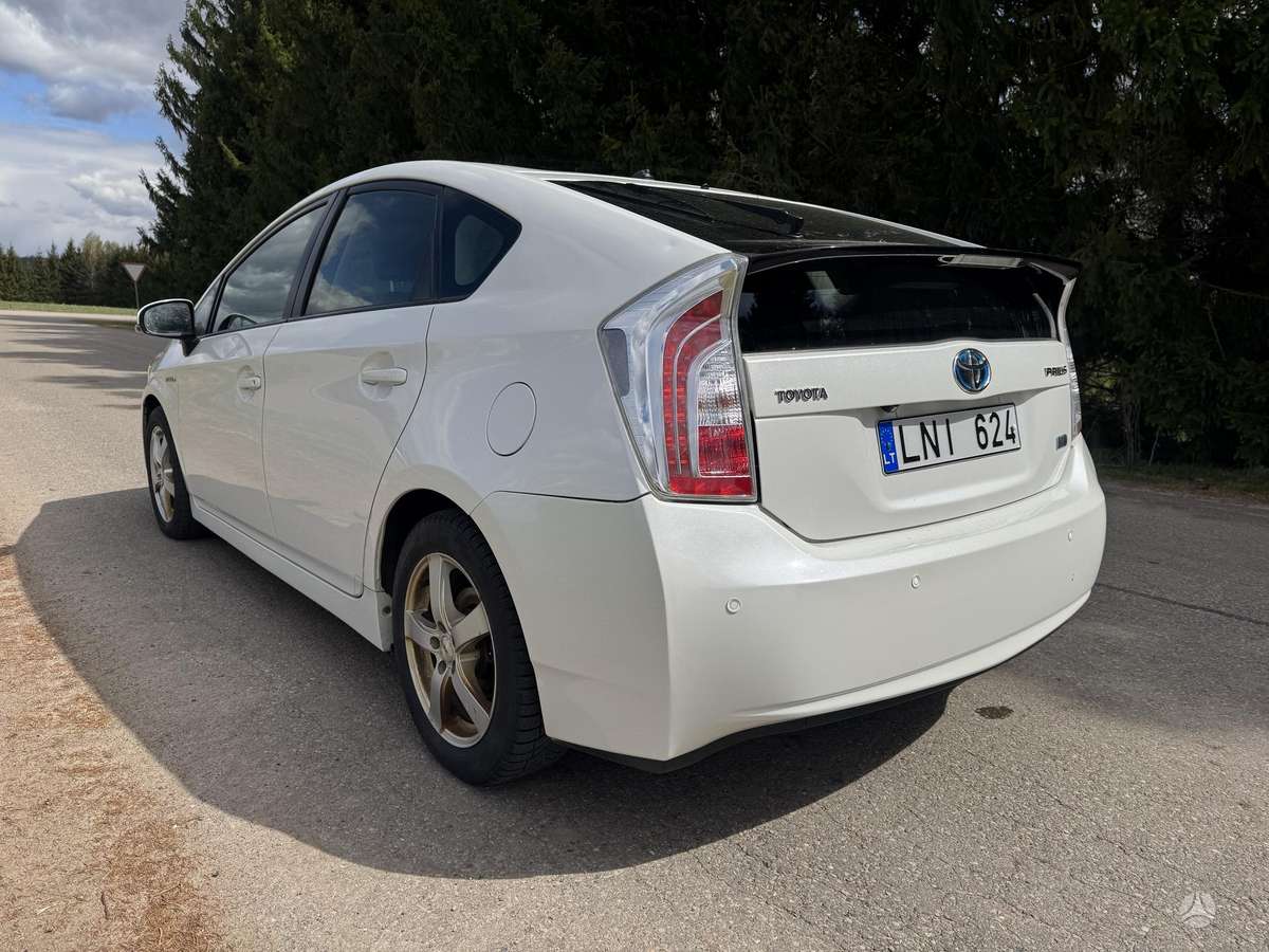 Toyota Prius - 5