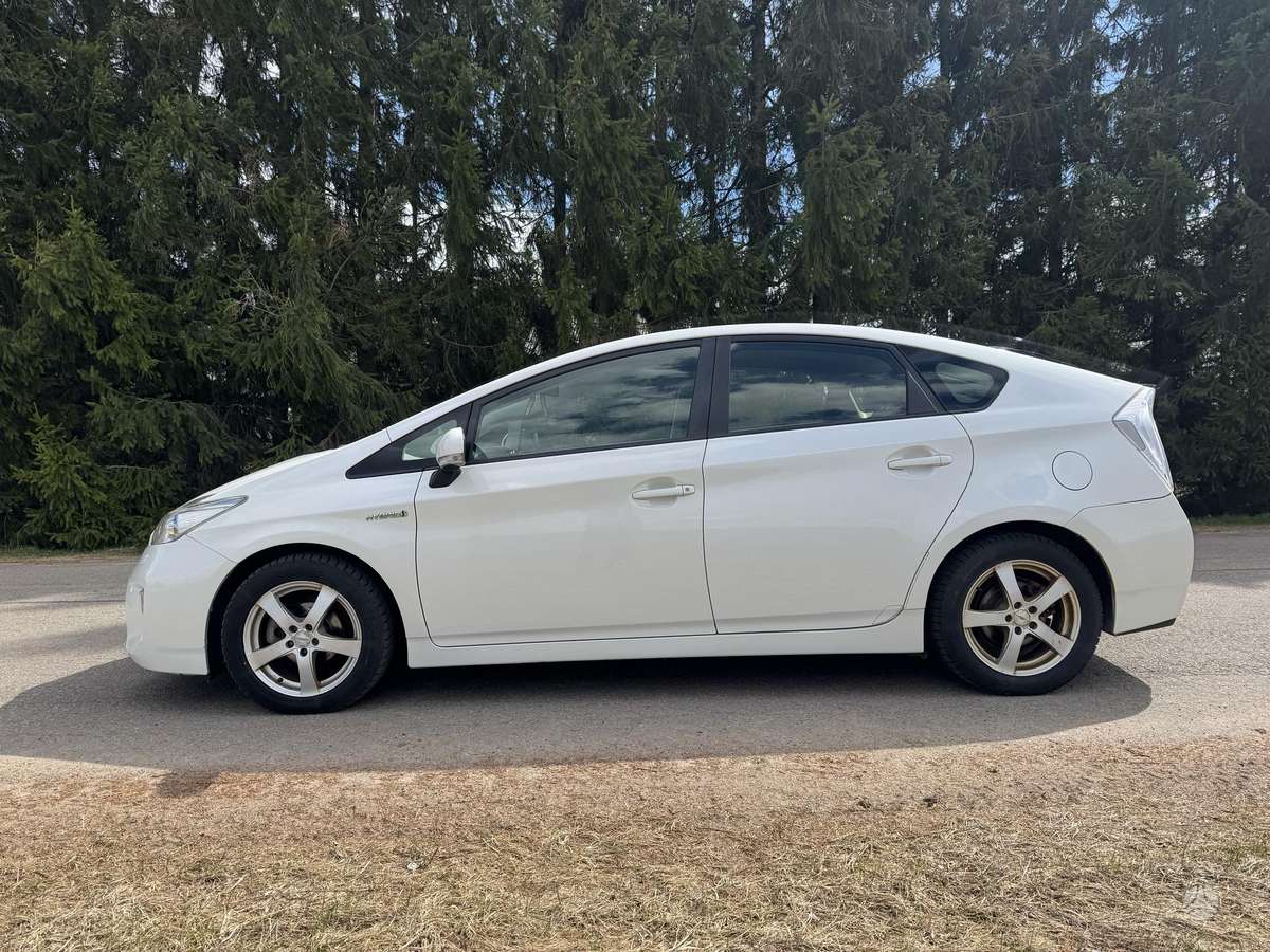 Toyota Prius - 8